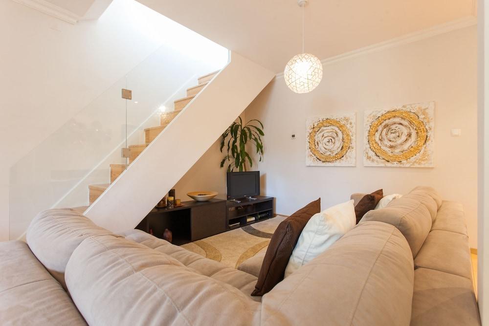 Liberty Penthouse Three-bedroom - By Lu Holidays * Lisboa